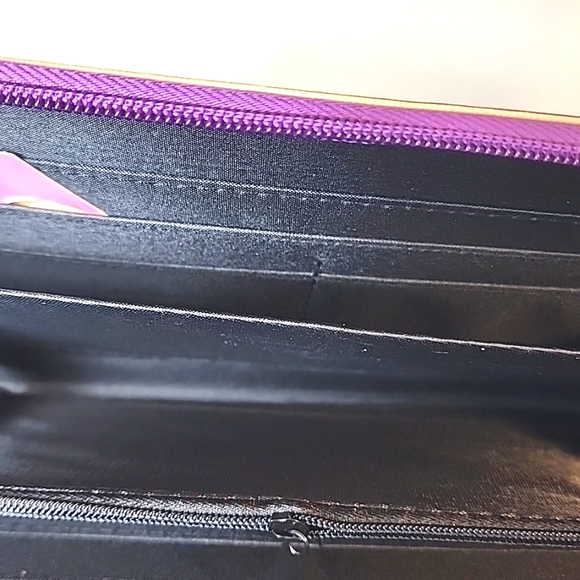Zipped Wallet organizer. NEW with tags. - Picture 2 of 7
